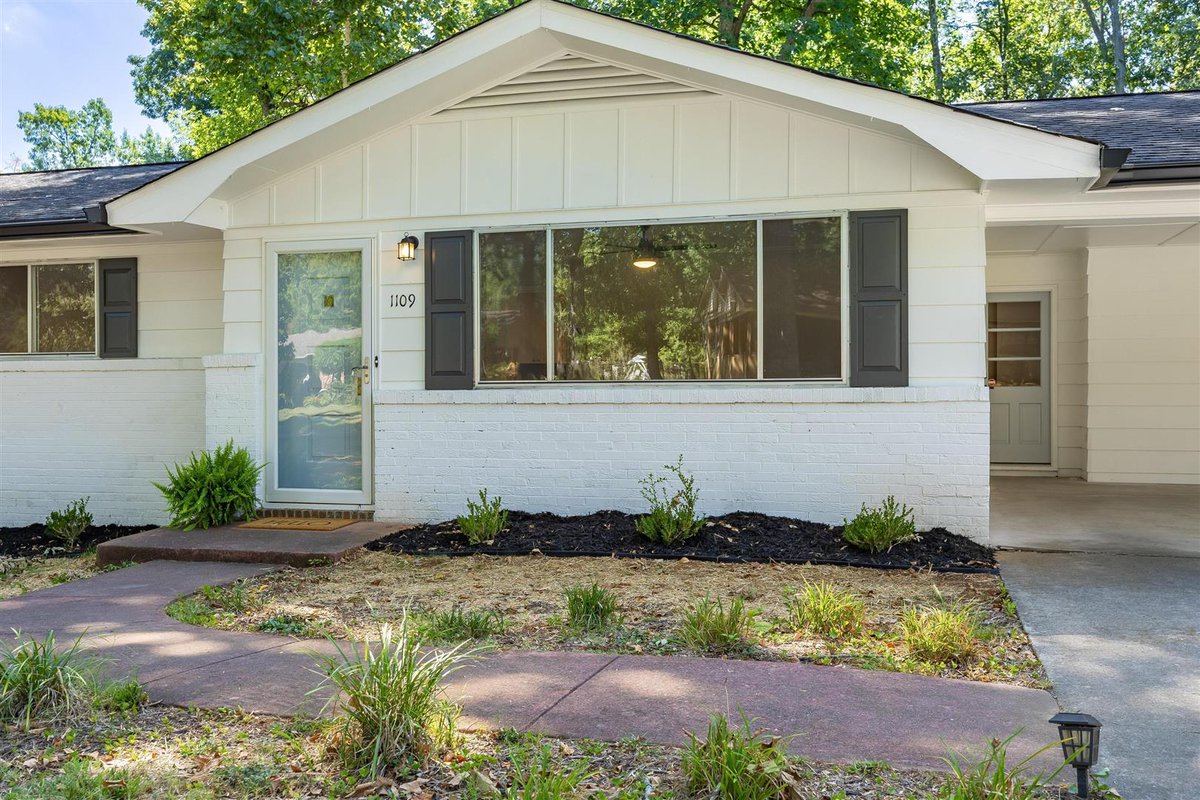 BenderRealtyTN's tweet photo. Bender Realty 423.472.2173
#behomewithbenderrealty https://t.co/U5ohUBvApo