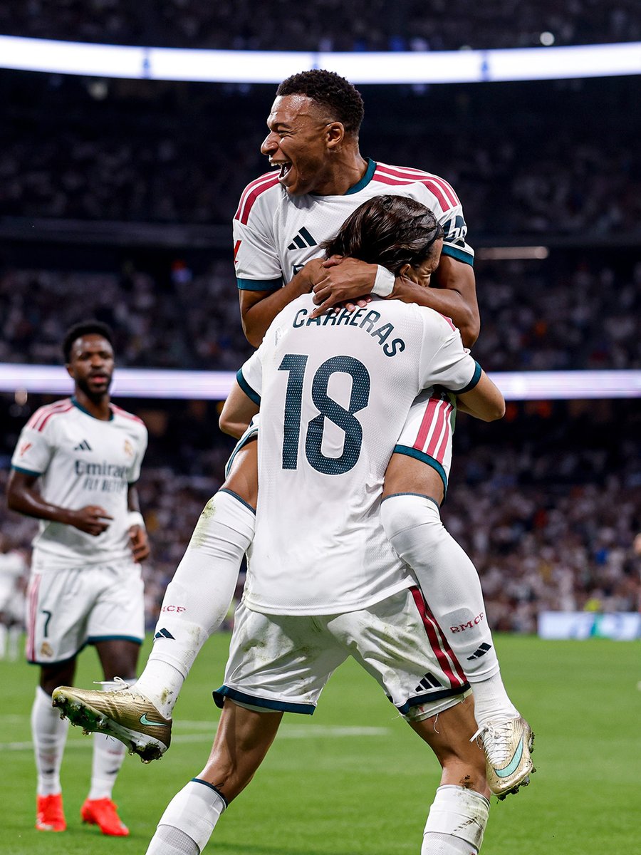 realmadrid's tweet photo. 🌟 RMCF 🌟 https://t.co/G3qASiZ93o