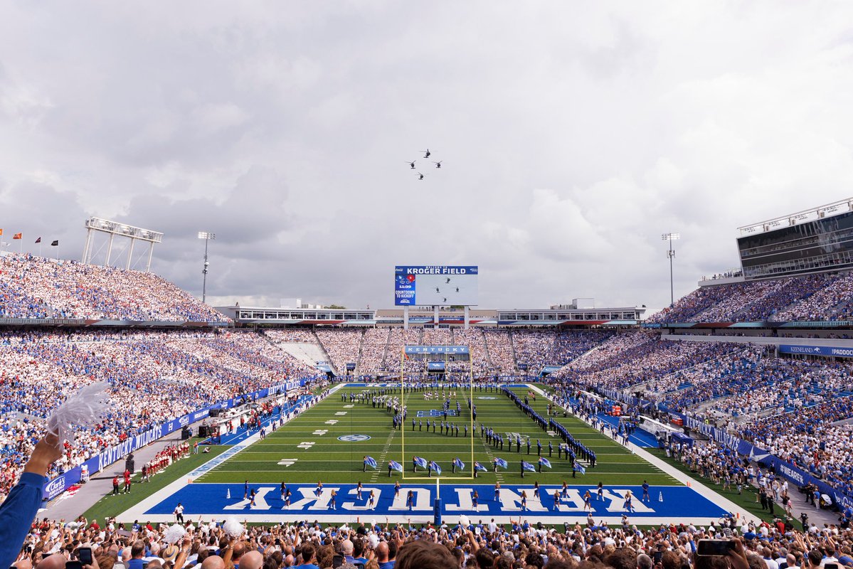 UKAthletics's tweet photo. Stripe out Kroger Field: ✅ https://t.co/PT6E0zQksj