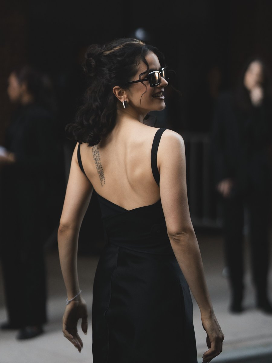 lookrosalia's tweet photo. Rosalía ayer en #CalvinKleinSS27

📸 Lucas Sosa https://t.co/xtvoJnEFkB