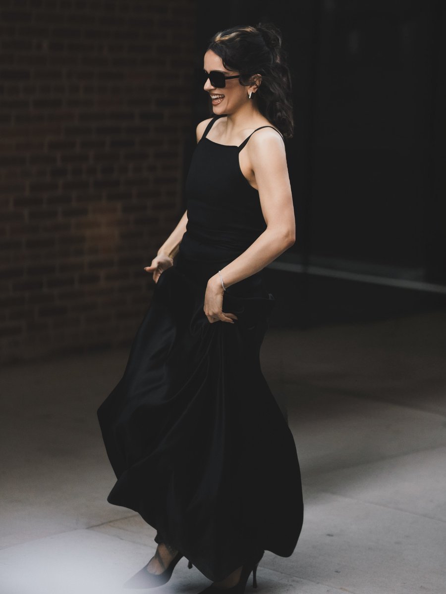 lookrosalia's tweet photo. Rosalía ayer en #CalvinKleinSS27

📸 Lucas Sosa https://t.co/xtvoJnEFkB