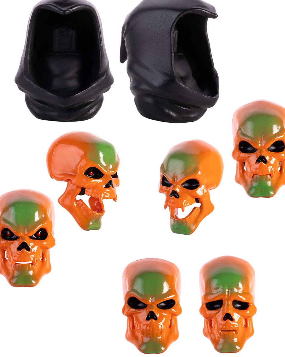 hemanorg's tweet photo. Mondo finally photographed Disco Skeletor. The online sale is Tuesday 15 September at noon Eastern, $110 at 1/12 scale, and the listing still has no button on it.

Twenty seven official images, the parts list and the price:
https://t.co/G0ViTf0o9m https://t.co/SYz9jCWSef
