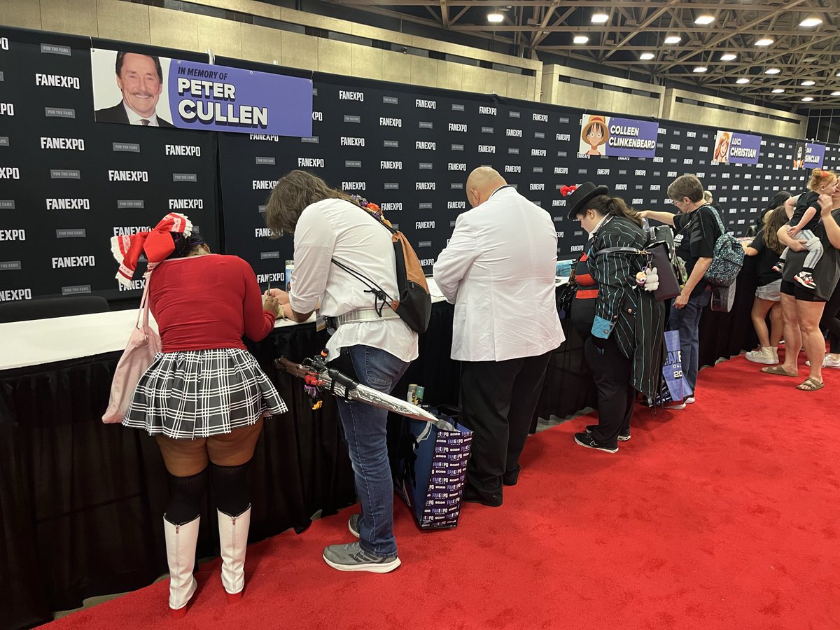 BotCon's tweet photo. When you are at @FANEXPODallas with your partners @Blokees and you see the line to sign the guestbook for the late Peter Cullen is longer than the lines for half the guests that are at the show. 

Speaks volumes to the reach he had doesn’t it?

Thanks again for all the memories going all the way back to 1997!