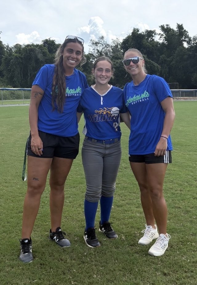 AshlinnDay2027's tweet photo. Thank you Coach Justus &amp; Coach Mack for a great day! I can’t wait to get on the field with you again soon! @JustusPerry18 @LakehawkSB @WildfireOBrien1 https://t.co/zYB8rIVzvw