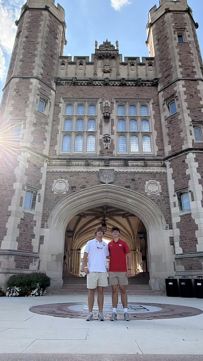 piercewjacobson's tweet photo. Thank you @MuellerFBCoach for the invite up for gameday! Congratulations @washufootball &amp; @CoachAaronKeen on the big win! Looking forward to growing the relationship!

@STHFootball @CoachDavis82 @rjwilsonte https://t.co/2C1do1Ma5M