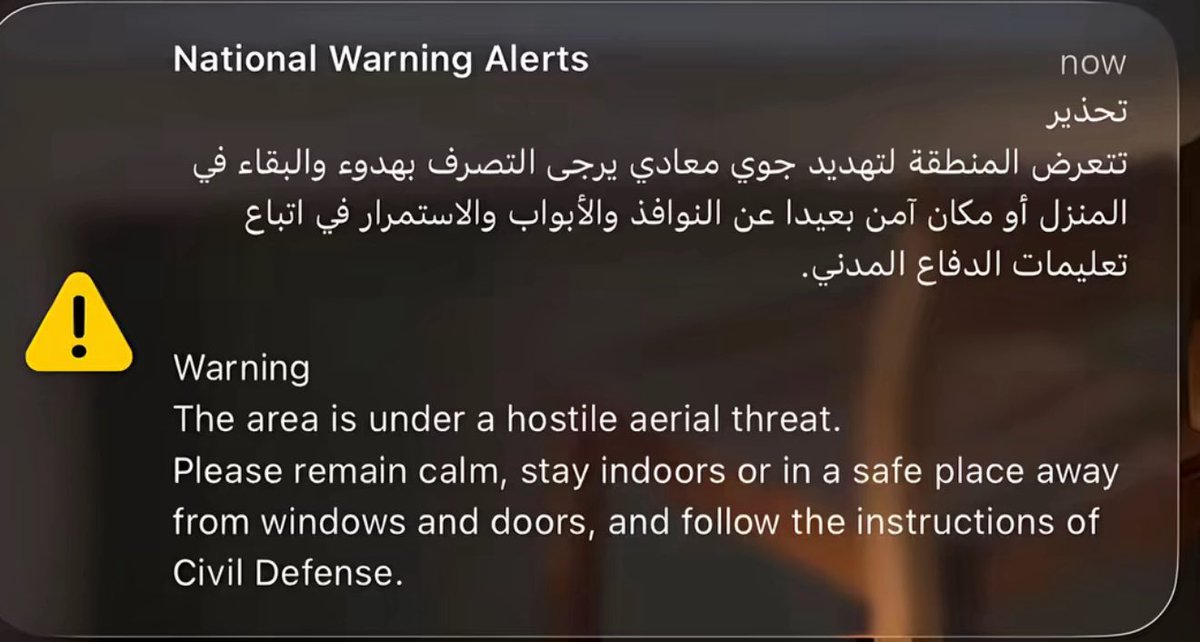 r3D4q's tweet photo. ياللي تهددنا على الذل شفقان
عندك خبر باللي يهدد وطنا؟

كيف اتجرى تضرب بلاد سلمان؟
تبي تشوف الصبر ولا زعلنا؟

الشعب لاصوات الصواريخ طرّبان
لا تحسب ان الخوف زعزع قدمنا

صقور جويه وفي الارض فرسان
وراية التوحيد سبّة سطرنا

دكّت خطاوينا على كل ميدان
 اتبشَر المظلوم لامن سمعنا .

شلون لاصارت على حدود الاوطان !
جهز كفنك الموت جاك بسببنا