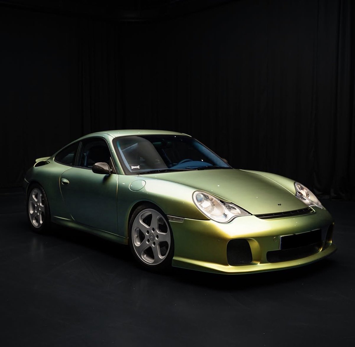 Jordan92338366's tweet photo. RUF 996 Turbo R in a wild spec…🔥 https://t.co/Bj9Q11K5QV