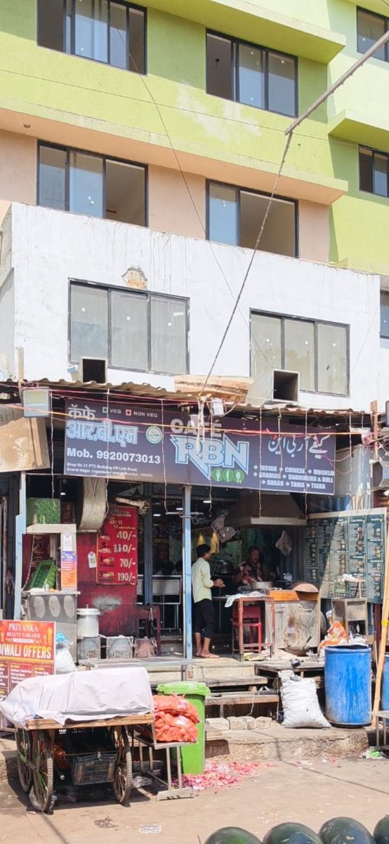 AminSha53865110's tweet photo. @PMOIndia @CPMumbaiPolice @mybmcwardKW @mybmc @mybmchealth @CMofKarnataka @mieknathshinde address// आनंद नगर मार्केट जोगेश्वरी पश्चिम में बेकायदेशीर दुकान चला रहे है, एसआरए बिल्डिंग के आला मैं इसकी शिकार एसआरए मैं की थी, या म्हाडा में भी मगर कोई भी कार्रवाई नहीं हुई. https://t.co/O0JeLdJqnX