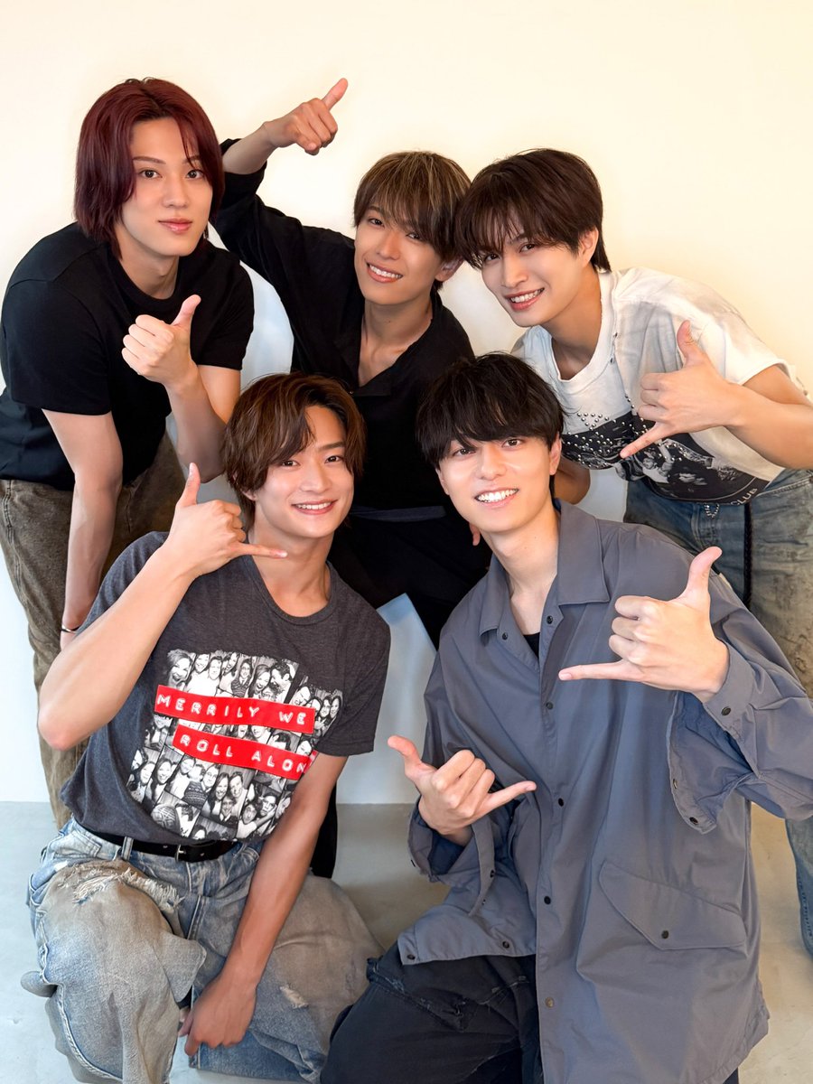 jr_official_X's tweet photo. 【 Radio📻 】

#ACEes がパーソナリティを務める
レギュラーラジオ番組
『 レコメン！ROAD TO ACEes!!!!! 』が放送決定🌟

毎週金曜日深夜00:00から文化放送にて、
ラジオ界の" ACE "を目指す30分間をお届けします🎙️❤️‍🔥

初回放送は10月2日 (金)深夜00:00に決定‼︎

#えいラジ、ぜひお楽しみに🪄💫

#浮所飛貴 #那須雄登 #作間龍斗 #深田竜生 #佐藤龍我