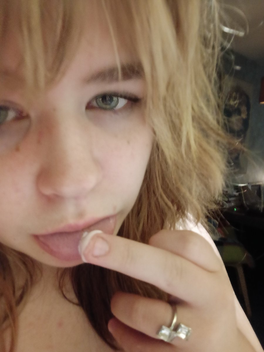 Lannachiii's tweet photo. Baking with my sweetie pie @IndyMeowyMeowy 
#Baking #Femboy #Softgirl https://t.co/5wtzQQgsm7