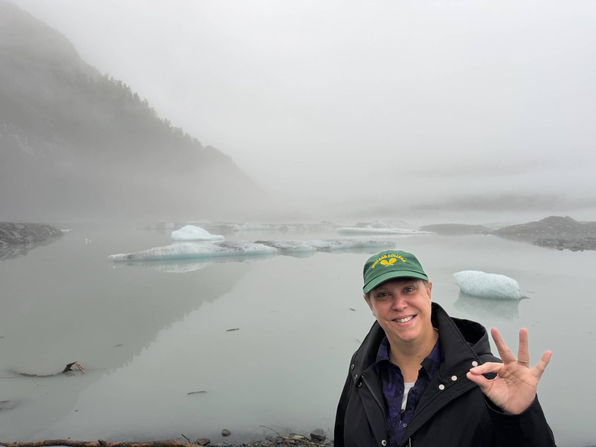 Midland_College's tweet photo. From West Texas to Alaska. π§π
Carrie Henson took the Chaps with her to see the glaciers β MC hat and Chaps sign included.
Green and gold look good everywhere. ππ #ChapsAroundTheWorld https://t.co/ECo97Uyj3V