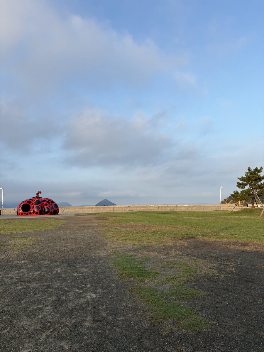 akaitocoffee's tweet photo. おはようございます
9月13日（日）晴
⁡
日日是好日
今日も一日よろしくお願いします
⁡
オンラインストアからはコーヒー豆を送料無料でお届けしております
ご自宅用や贈り物によろしければ

🔗 https://t.co/Ro1Tp46yTh

#直島のコーヒー屋さん #コーヒー豆通販 #送料無料 https://t.co/Z3Hd2kXkps