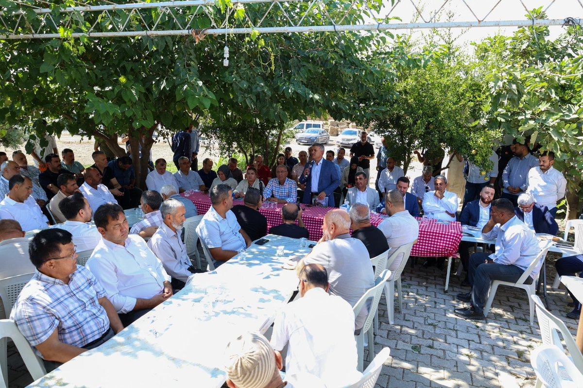 avfatmagulcalim's tweet photo. 📍 Antakya Derince Mahallesi

Milletvekilimiz Sn. Adem YEŞİLDAL, İl Başkanımız Sn. Mustafa ERDOĞAN, Antakya Belediye Başkanımız Sn. İbrahim Naci YAPAR , İl Gençlik Kolları Başkanımız Behçet AKIN, İlçe Başkanımız Mustafa BOYACIOĞLU, İlçe Kadın Kolları Başkanımız Selma SÖNMEZ ile birlikte meclis üyemiz Esat YAZAR’ın ev sahipliğinde kıymetli muhtarlarımız ve kanaat önderlerimizle bir araya geldik.

Mahallelerimizin nabzını tutan, hemşehrilerimizle aramızdaki bağı güçlendiren buluşmalarımızı sürdürüyoruz.

Hatay’ın her köşesinde milletimizle yan yana, aynı samimiyetle…