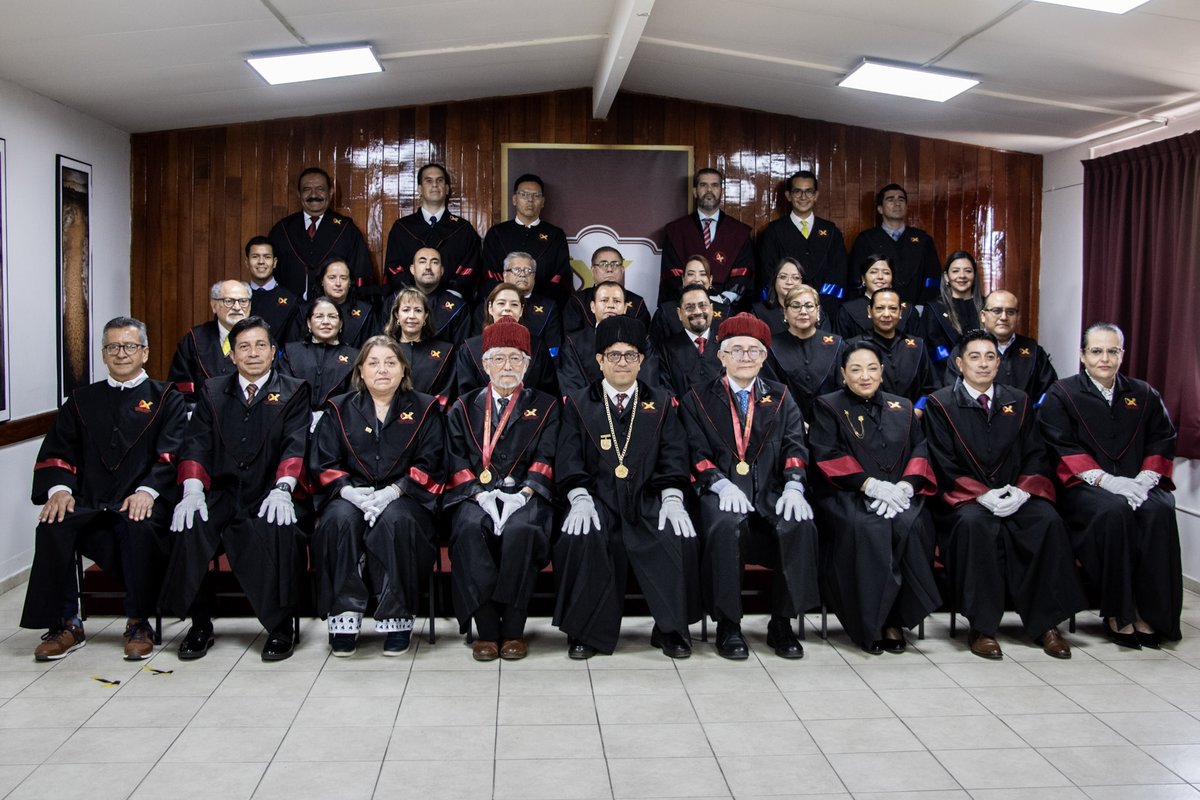 UXoficial's tweet photo. La Universidad de Xalapa distingue con el Doctorado Honoris Causa a Luis Montaño Hirose y David Arellano Gault, reconociendo trayectorias que inspiran, transforman y dejan huella. 

El conocimiento trasciende cuando genera futuro. https://t.co/5NzKKe2Ecu