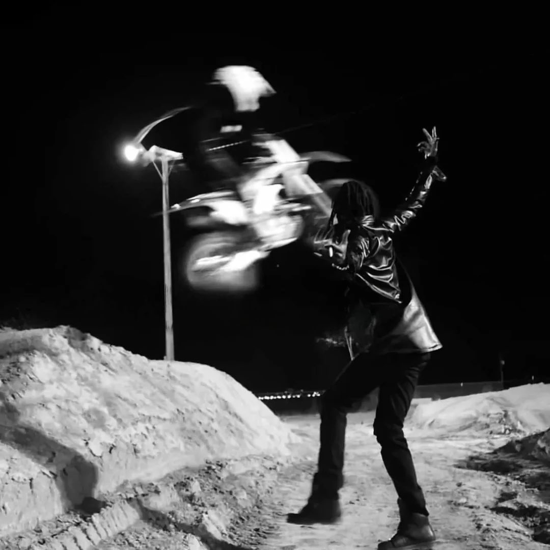 pbcrelated's tweet photo. Playboi Carti alongside off-road racer Trevor Stewart 🏍️ https://t.co/GhXULN74or
