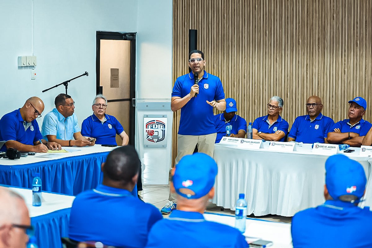 FedombalRD's tweet photo. #fedombal celebró su Asamblea General Ordinaria Anual 2026, reafirmando el compromiso de seguir impulsando nuestro deporte. 🏀🇩🇴

La Asamblea fue dedicada a Fernando Hasbún, por su respaldo al baloncesto dominicano.

#Fedombal https://t.co/RmFLEYMsHP