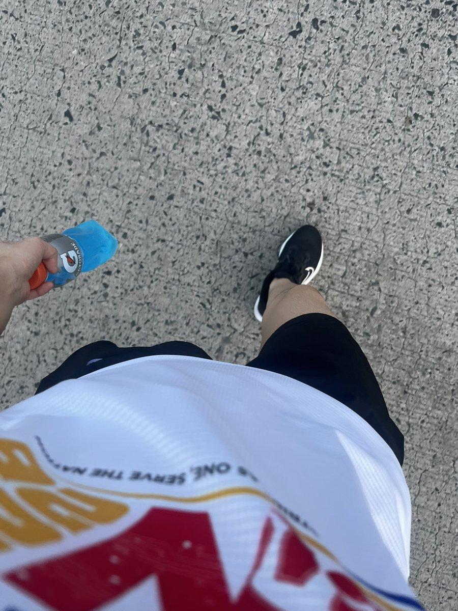elorkve's tweet photo. good morning! ang breakfast natin ngayon ay fun run 🥰 https://t.co/tB8j4teZWy