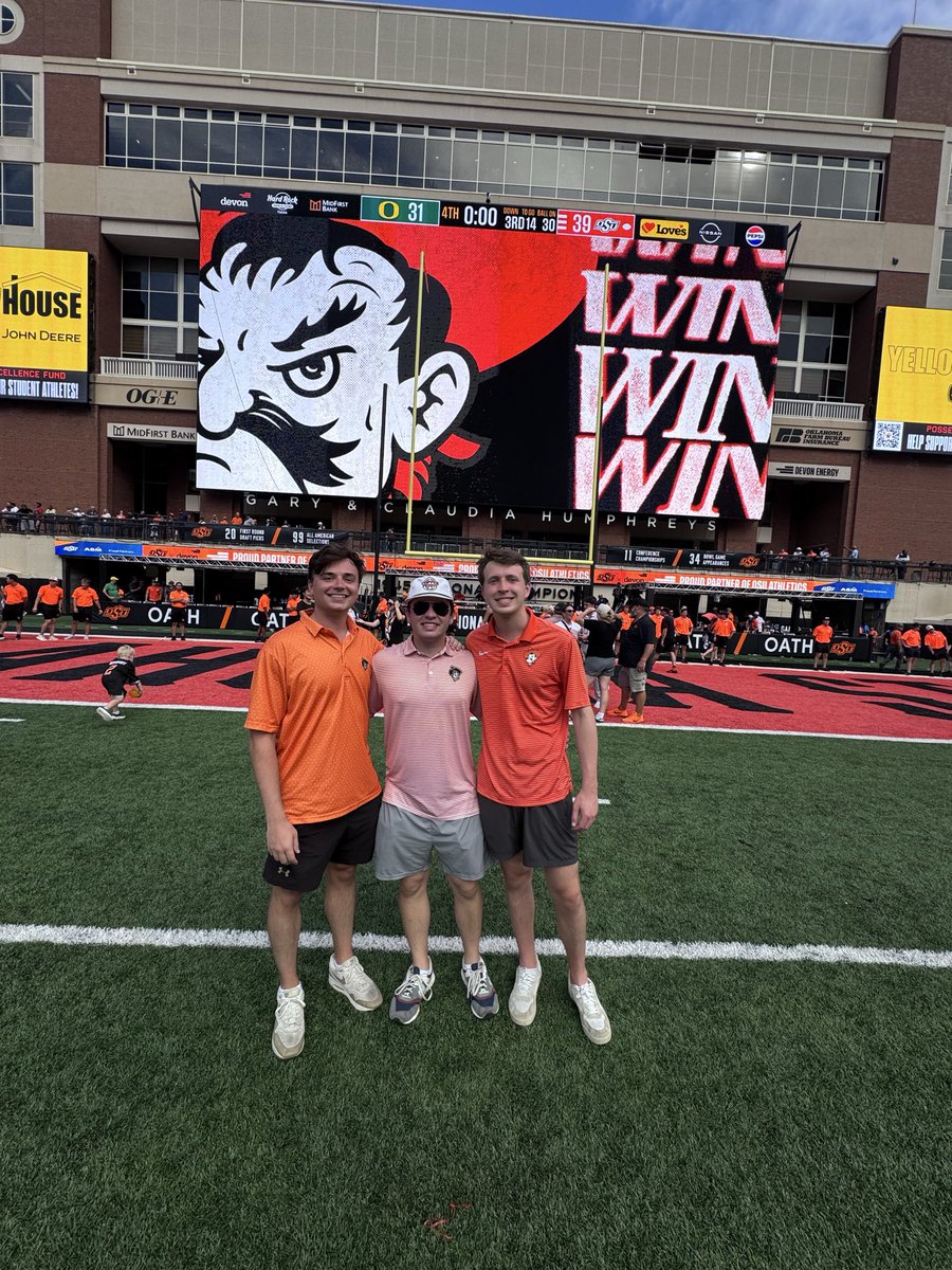 reubanks12's tweet photo. What a difference a year makes! #GoPokes https://t.co/TyMshS3e6w