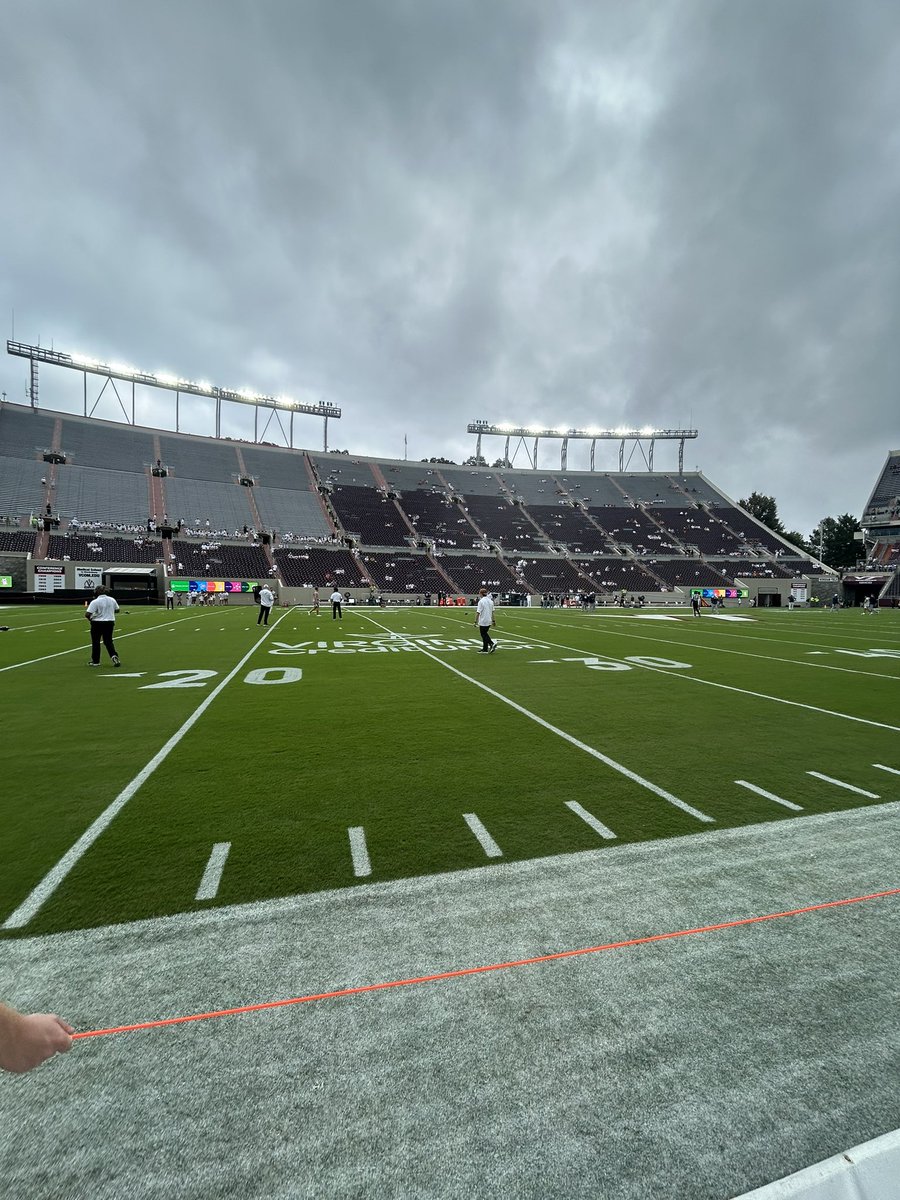 T_Overstreet2's tweet photo. Had a great day at Virginia Tech today! Thank you @Coach_Moyseenko @DannyOBrienQB for the invitation! https://t.co/8Bk5hvdTW8
