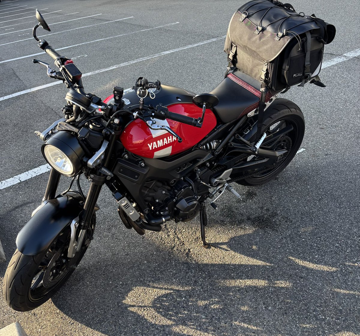xsr900_859's tweet photo. 取付方法は何パターンか👍🏍
にしても湿気が💦
ナンプレフック……これはね…ウインカーがね……経験値UPって事で!🤩
#MFK-101 #フェンダーレス #XSR https://t.co/esVRPmbtsE
