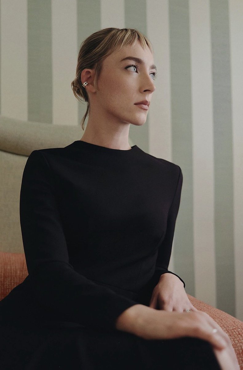 FilmUpdates's tweet photo. Saoirse Ronan stuns in Venice. https://t.co/oLhcRMFXO3