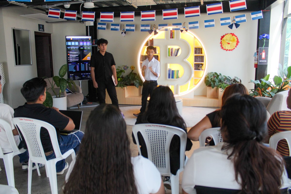 BitcoinZoneSV's tweet photo. In a town known for its flowers, embroidery, and history, the CUBO Panchimalco team has completed their Bitcoin training. 🧡

The Bitcoin Zone there is not only a beautiful space. The people who keep it can now welcome community members into it. @bitcoinofficesv @TejidoSocialSv https://t.co/TgYZsYCMvR