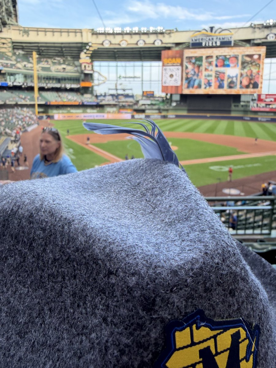 FieldPigeon's tweet photo. Back in my most favorite perch!
#WinOurWay
#ThisIsmyCrew https://t.co/Irydsizvx5