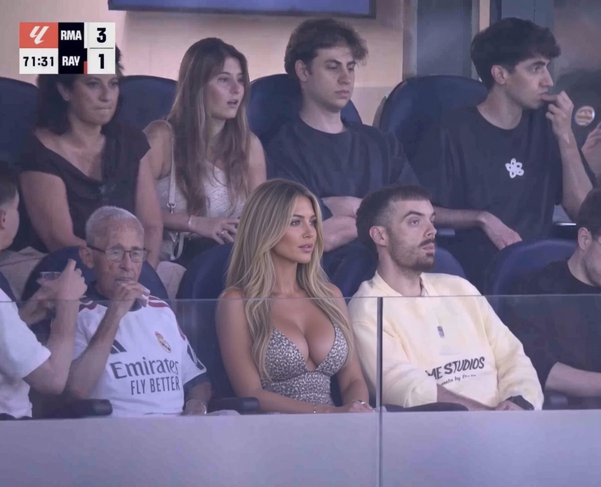MundoDespectivo's tweet photo. Ibai Llanos cazado en el palco del Bernabéu. https://t.co/pNyArVg2SU