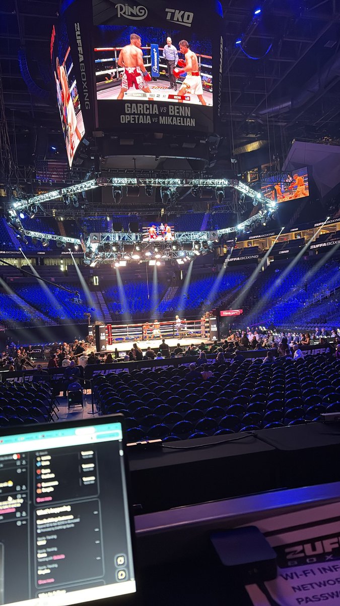 VinnysCorner1's tweet photo. Views tonight… https://t.co/iOv2qk7XA2