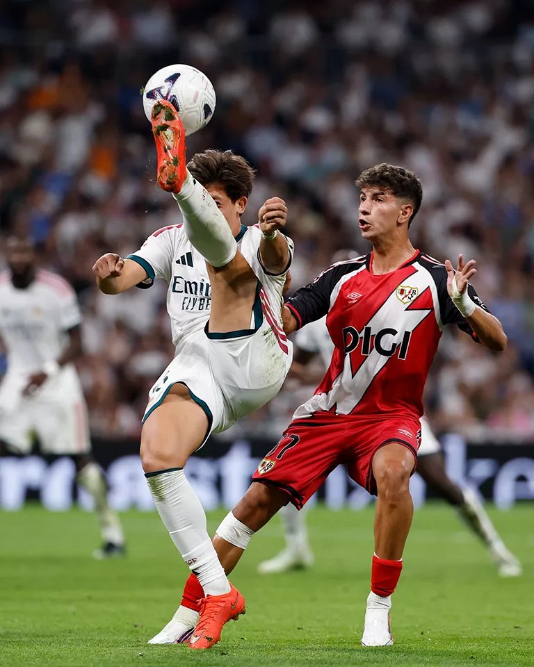 Paul_Tenorio's tweet photo. Hay un dato que me parece una absoluta locura: Arda Güler ha dado 24 pases clave (para remate de un compañero) en sólo 227 minutos de Liga:
9,5 /  90 minutos. 
Para que os hagáis una idea, el siguiente es Lamine con 4,8 pases clave / 90': la mitad https://t.co/QG8VFPJm0d