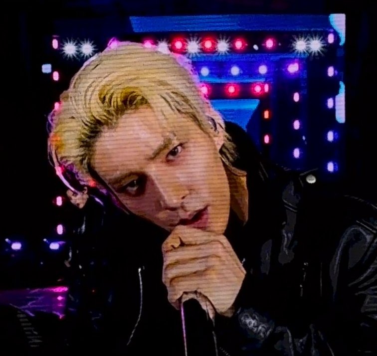 starlityunie's tweet photo. if jaeyun gave me that look i’d have to leave the fucking planet https://t.co/Iou9ONQx5i