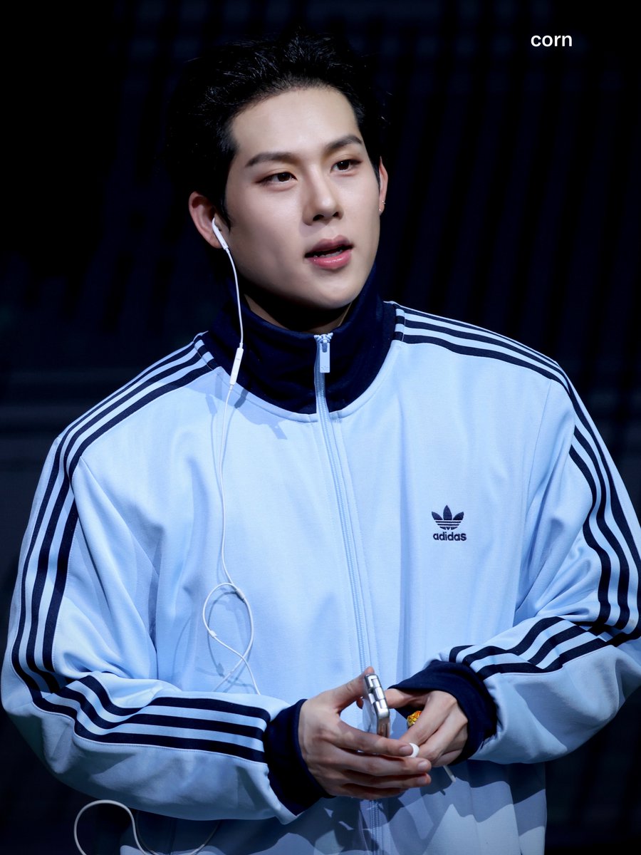 cornmbb's tweet photo. 🩵🩵🩵🩵🩵 #주헌 https://t.co/9khlfCek2R