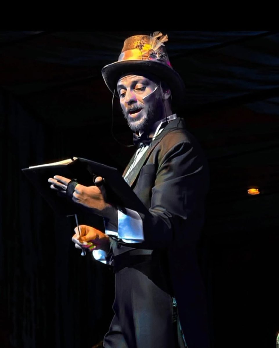mtshookah's tweet photo. Reflecting on last night 🎩 https://t.co/rqqSjQoE2j