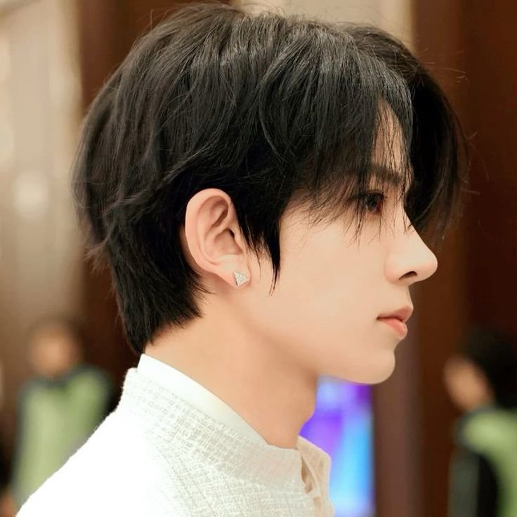 heesdiors's tweet photo. face architecture going triple platinum when it's him https://t.co/MMxlgD0Lly