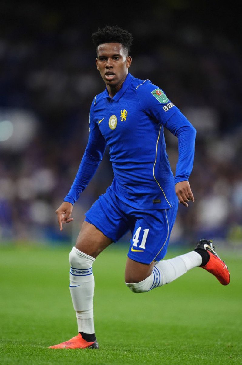 futtmais's tweet photo. A situação de Endrick e Estevão está terrível na Europa.

Os dois praticamente não jogaram na temporada, acumulando jogos no banco e com baixíssimos minutos.

Endrick ainda não jogou na La Liga.
Estevão jogou 15 minutos na Premier League. https://t.co/uxeF3kWWWT