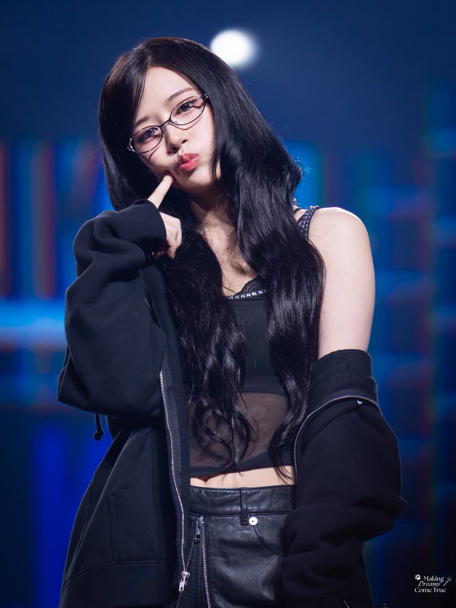 making_DCT's tweet photo. 20260912
IVE WORLD TOUR
<SHOW WHAT I AM> 
📍 타이베이🇹🇼
🧏🏻‍♀️🐶
#IVE #아이브 #アイヴ #AnYujin #안유진 #YUJIN #유진 #ユジン #SHOW_WHAT_I_AM https://t.co/rE5MKxtYlB