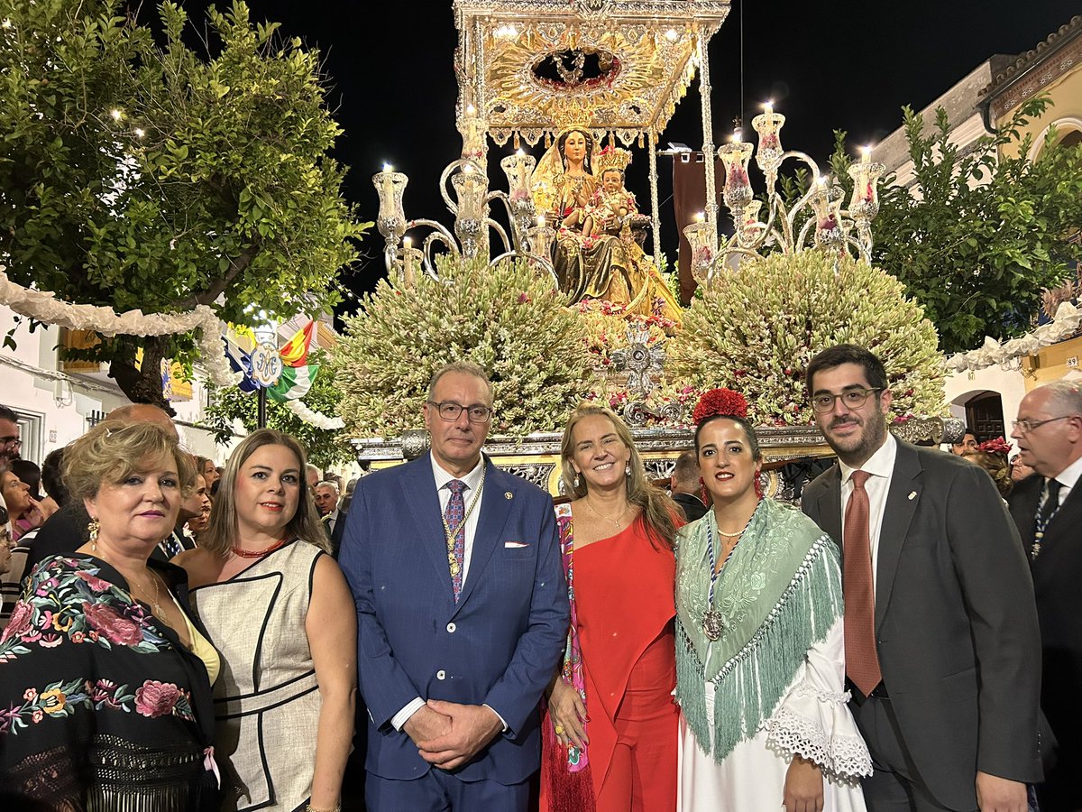 PP_VisodelAlcor's tweet photo. 💙 Hoy es día grande en El Viso del Alcor.

Un día para nuestras tradiciones y encontrarnos con familiares y amigos y, sobre todo, para acompañar a nuestra Patrona, Santa María del Alcor.

Gracias @solcruzguzman por acompañarnos en un día tan especial para El Viso. https://t.co/BQjfCIBgZR