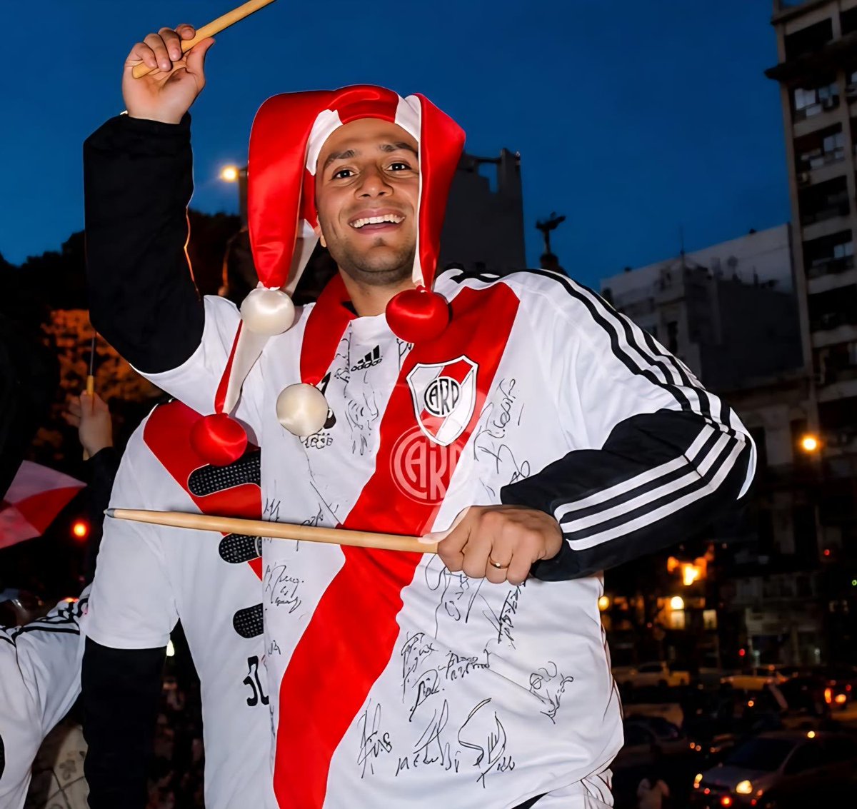 mishoedits's tweet photo. Cuando todo parecía derrumbarse, viene este chad y saca nueve de nueve puntos.

Vamos nosotros, carajo. Tres puntos de oro. https://t.co/0daWYzrTOJ