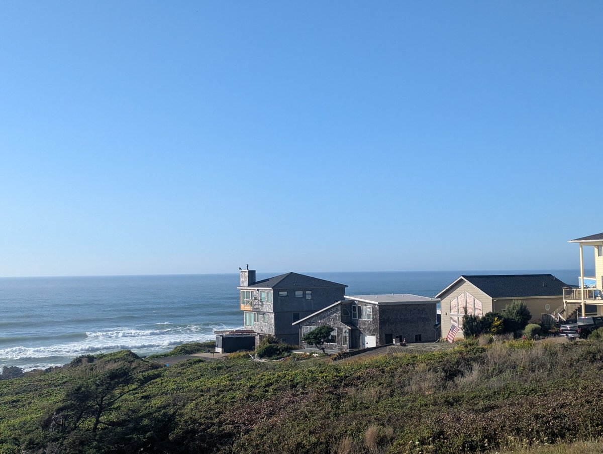 deadseaweed's tweet photo. Oregon coast https://t.co/tKcNRLGXU1