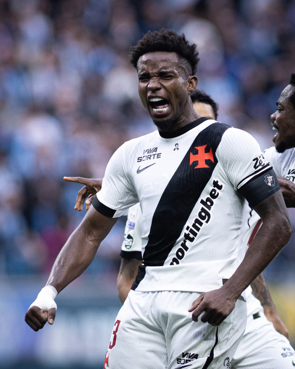 midiavascaina's tweet photo. E tentaram te fazer acreditar que esse cara era ruim porque não quis apertar a mão de um cara que o desrespeitou rs

THIAGO MENDES. JOGA MUITO. https://t.co/MFh1MQE6Wk