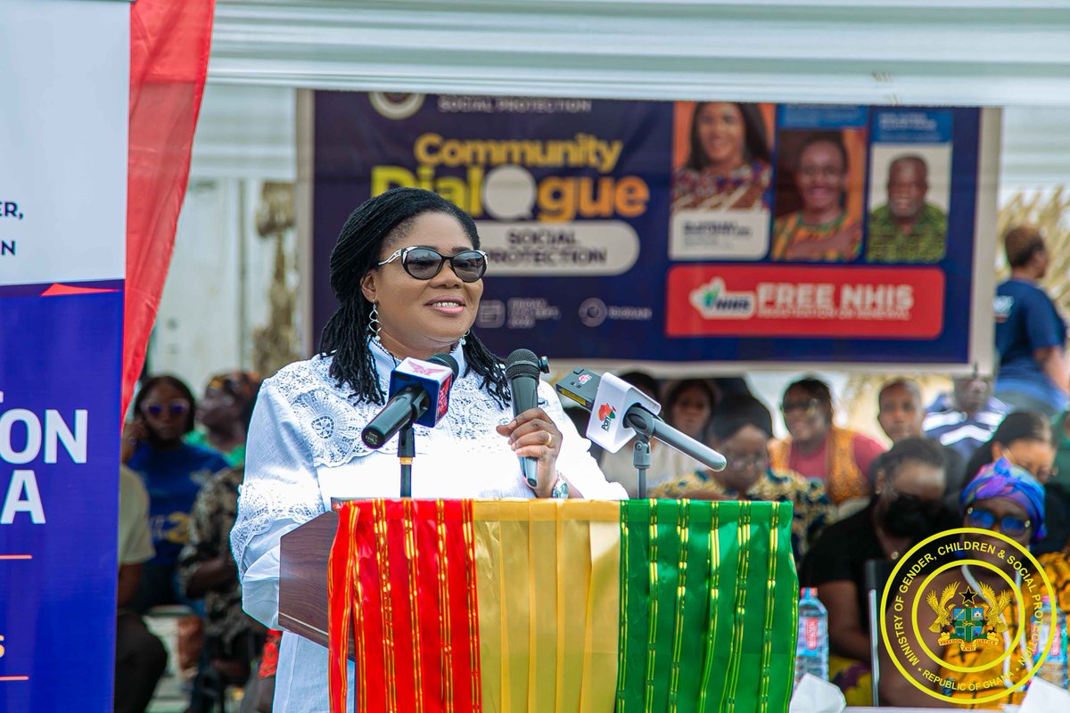 MoGCSP_Ghana's tweet photo. 1/2
@MoGCSP_Ghana continued its Community Dialogue Series on #SocialProtection (SP) at Osu on Fri, Sept 11.
Hon. Naa Momo Lartey stressed the need for stronger protection for #vulnerable persons & said the dialogues ensure Govt #interventions respond to real community #needs. https://t.co/ELHix64hWV