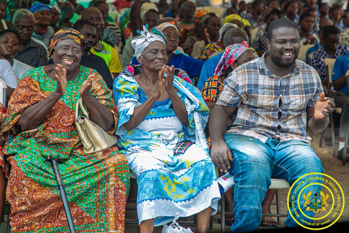 MoGCSP_Ghana's tweet photo. 1/2
@MoGCSP_Ghana continued its Community Dialogue Series on #SocialProtection (SP) at Osu on Fri, Sept 11.
Hon. Naa Momo Lartey stressed the need for stronger protection for #vulnerable persons & said the dialogues ensure Govt #interventions respond to real community #needs. https://t.co/ELHix64hWV