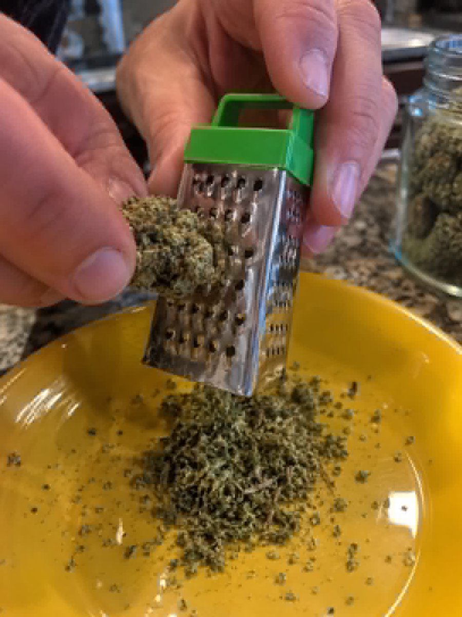 TMamfyen's tweet photo. Don't you dare laugh at my mini cheese grater grinder! https://t.co/0Hfr6KomsD