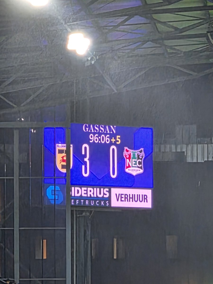 JamcassDufc's tweet photo. Three visits Three wins 😎 

What an experience to get on the ptich infront of the crowd and try the crossbar challenge. Shame I couldn't hit it 😂

Roll on the dkv in may https://t.co/xO42THEe9S