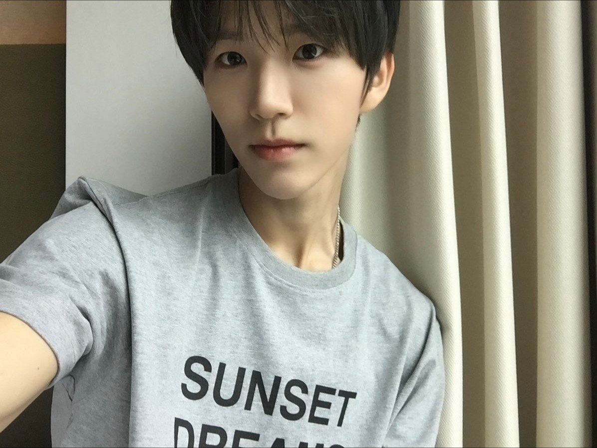 Daeyorng's tweet photo. Guten morgen 🌤️ https://t.co/LY3aJsFeUb
