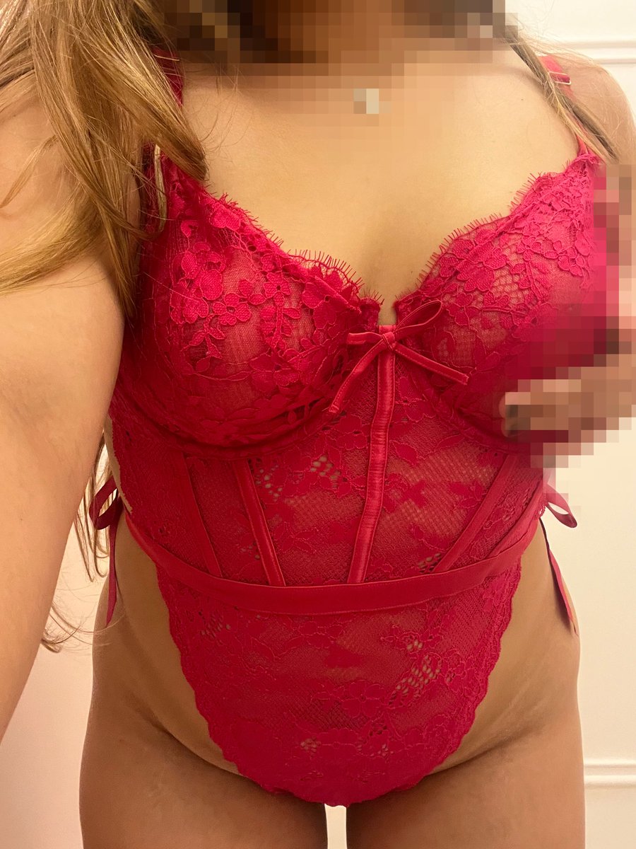 kissnqueue's tweet photo. someone actually bought me lingerie from my last post 🥹💞 
guess i had to give you a little dressing room preview :3
who wants to spoil me next? 
#lingerie #egirl #nsfwtwt https://t.co/0iD8hIXkQz