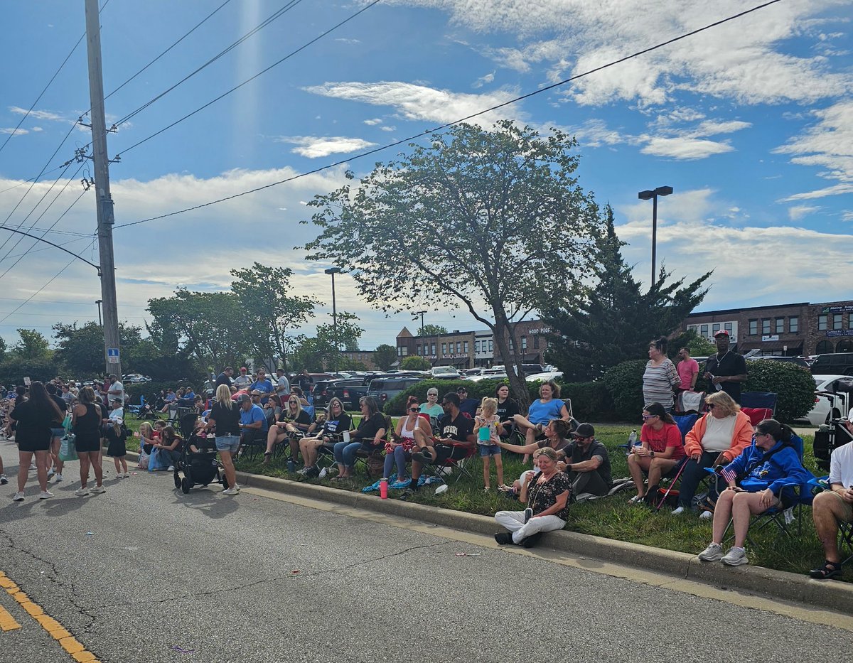 JoeNicola's tweet photo. A great time at the Grain Valley Parade with some of my candidate friends. https://t.co/djzTOtwthV