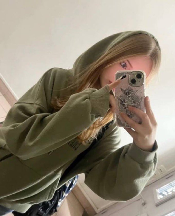 nike_taofiq's tweet photo. I’m boreeed, can i dm u ??? P​lssss😩 https://t.co/Uwm2cgkGps