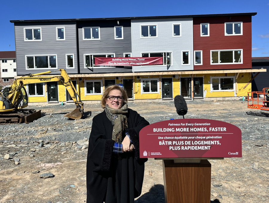 lenametIege's tweet photo. Nous construisons davantage de logements abordables et les infrastructures qui les soutiennent. 

Je suis très heureuse d'annoncer la signature d'une entente sur les infrastructures favorisant le logement avec la Nouvelle-Écosse !

https://t.co/x0gOWorObY…

@ gregorrobertson https://t.co/AtTv1xofp5