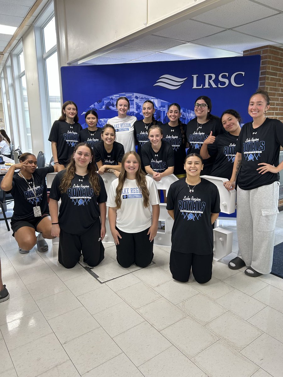 LRSCWBB's tweet photo. Excited about this 2026-27 squad! 🦁🩵 https://t.co/SdORWnImeF